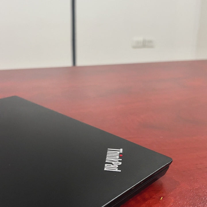 Notebook Lenovo ThinkPad E15 (Pantalla 15.6" FHD, Intel Core i7 de 10° Gen, 16GB DDR4, 480GB SSD, Teclado Español, Wi-Fi, Windows 11 Pro) Reacondicionado